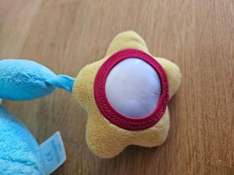 Závesný sloník s hrkálkou, 