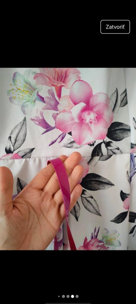 Kratšie spoločenské šaty, 46