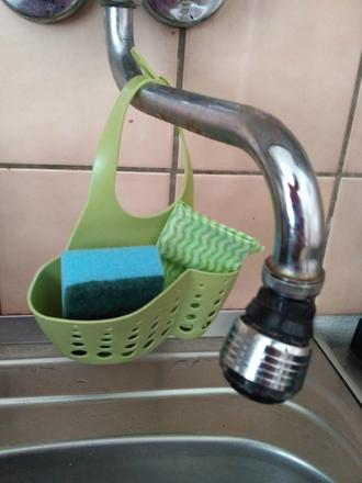 Košík na špongiu na riad,
