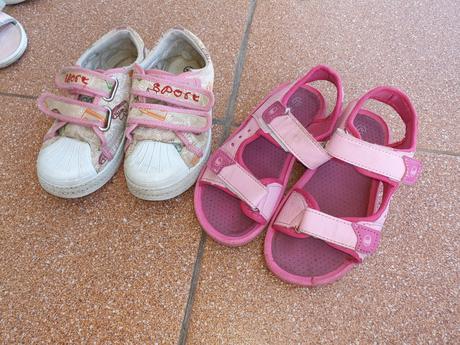 Sandale c. 29 a tenisky c. 30 cena spolu, 30