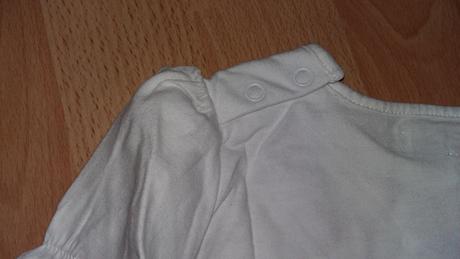 Znackove tricko s kvietkami, marks & spencer,104