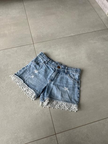 Kratasky s krajkou 8-9r, f&f,134