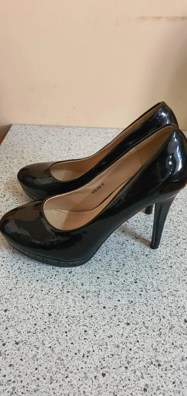 Lodicky small swan vel. 40, 40