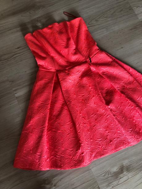 Spoločenské šaty, m