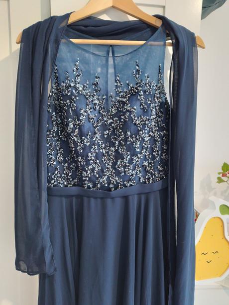 Spoločenské šaty, 38