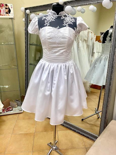 Spoločenské šaty vo veľkosti m/l/xl, l / m / xl