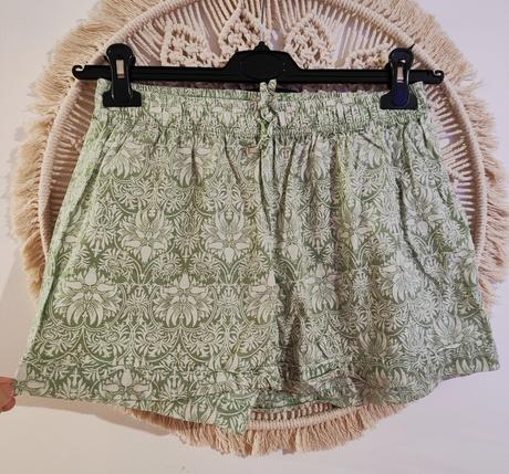 Ľahučké šortky, esmara,s