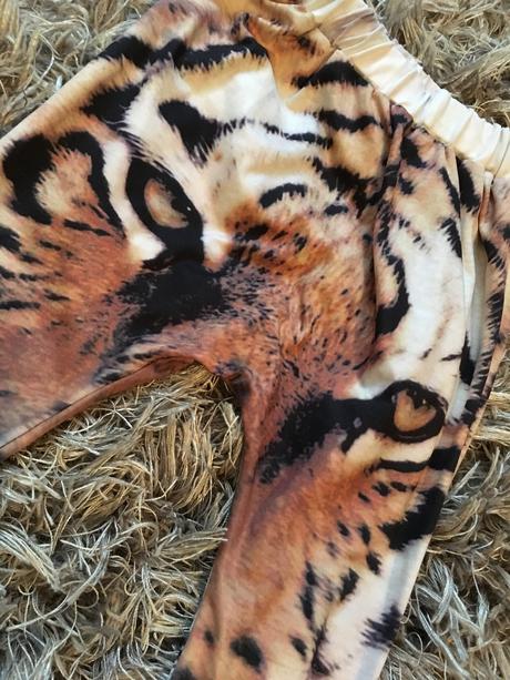 Saténového pudlace, 98