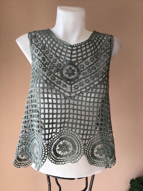 Krásny hackovany top/ aa, m / s