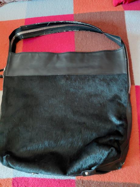 Taska cierna s kozusinou zn. zara 42-36 -11 cm, zara