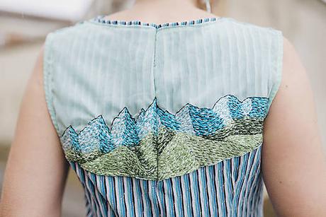 Vyšivané šaty, 38