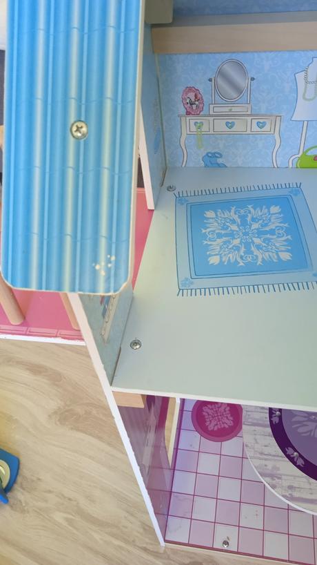 Drevený domček pre bábiky, 