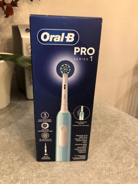 Elektrická zubná kafka oral b, 