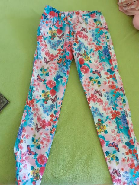 Dievčenské nohavice, 146