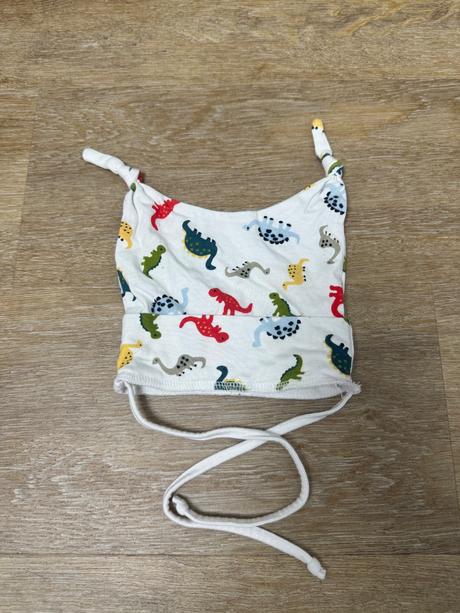 Dinosaurová čiapočka v. 40/42, 62