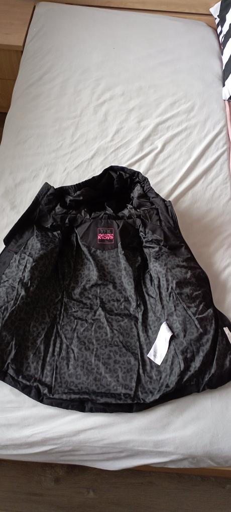 Čierna vetrovka 128, kik,128