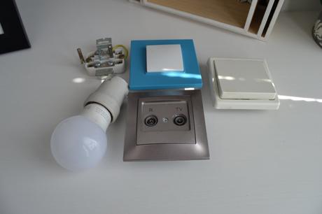 Rôzne komponenty elektrickej inštalácie 6ks, 