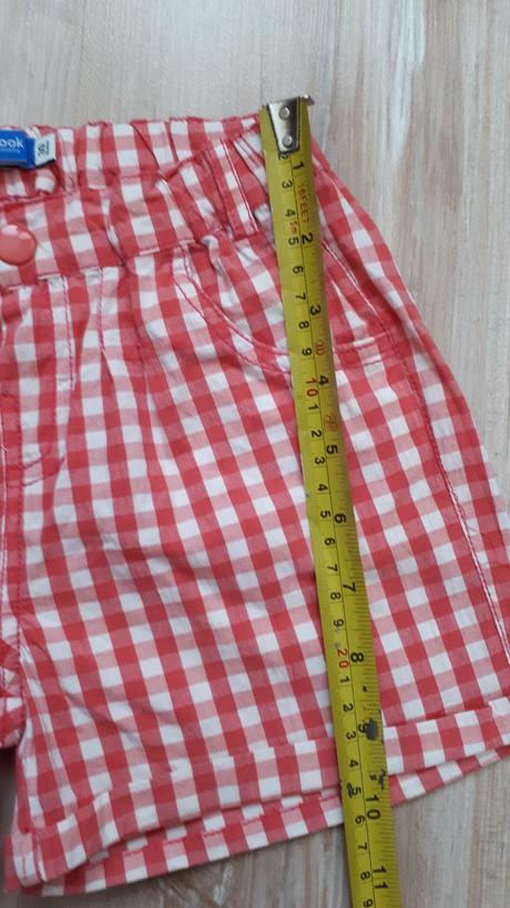 Ružovo-biele štvorčekované kraťasy, benetton,98