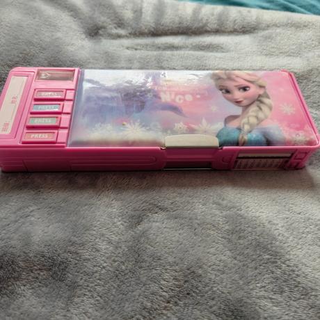 Peračník elza, s tlačidlami na otvaranie, 