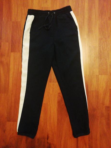 Dievčenské nohavice, 134