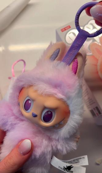 Pop mart labubu the monsters big into energy luck, 
