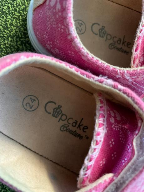 Papučky, cupcake,24