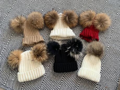 Ciapky pletene s brmbolcami, 92