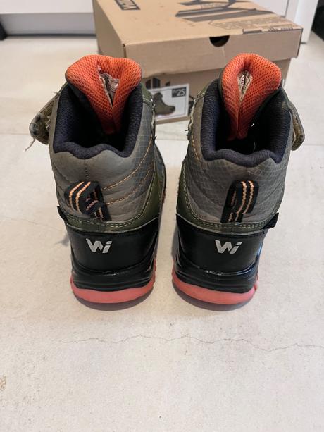 Kotníkové topánky, 25