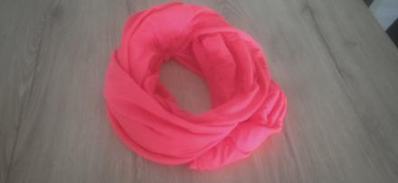 Tunelovy neónovo ružový šál,