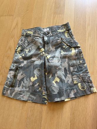 Maskáčové kraťasy, 104