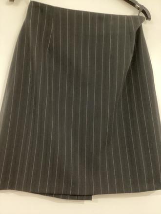 Sukňa elegantná s pásikmi, 36