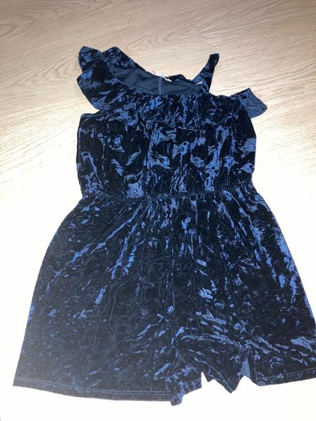 Zamatový overal, 164