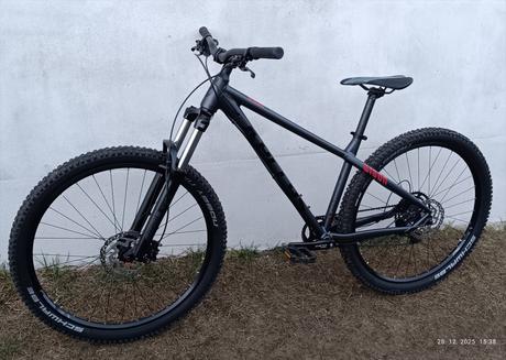 Kellys gibon 10, kellys,18