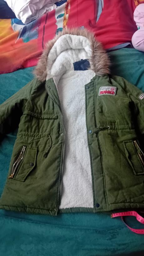 Nová zimna bunda veľkosť xl ale podla mňa uni, xl