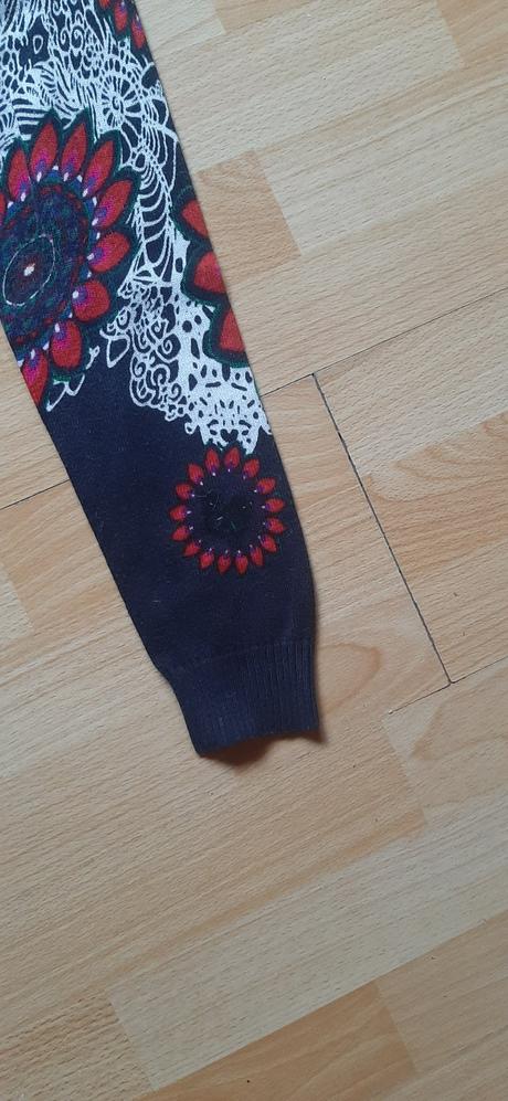 Krásny predĺžený pulóver, m