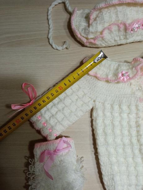 Set, sveter rukavice, capacky, 56