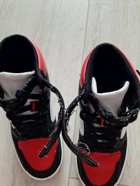 Tenisky, champion,37