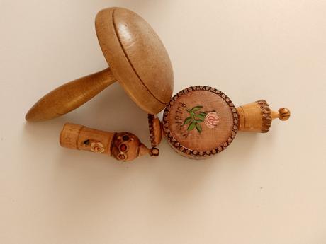 Retro hríbik,obal na parfém, 