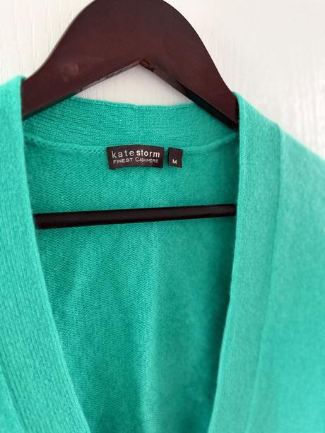 Kašmírový kardigan morskej modrej farby, m