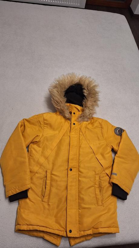 Bunda velkost 140, sinsay,140