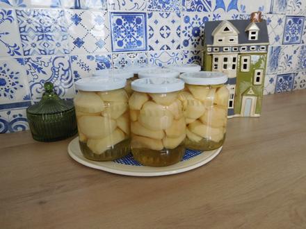 Jablká-domáce zavárané ovocie-720 ml, fľaša, 