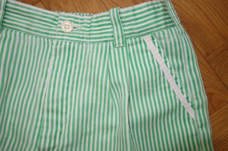 Pásikavé kraťasy, 128