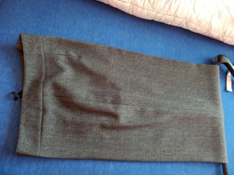 Nohavicový kostým, 42