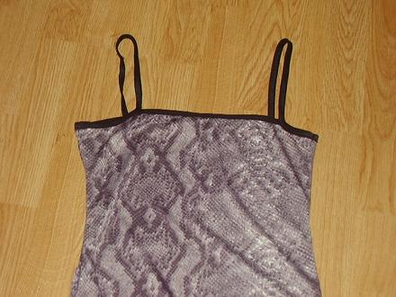 Elasticke šaty - imitacia hadej kože, m