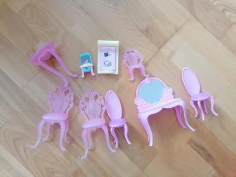 Nábytok pre bábiky, 