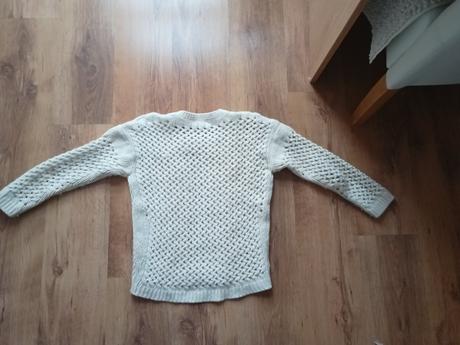 Kvalitný sveter cream pc 60 eur, s