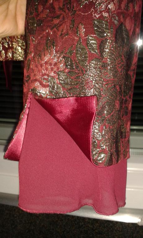 Krásny spoločenský nohavicový kostým + darček, 40