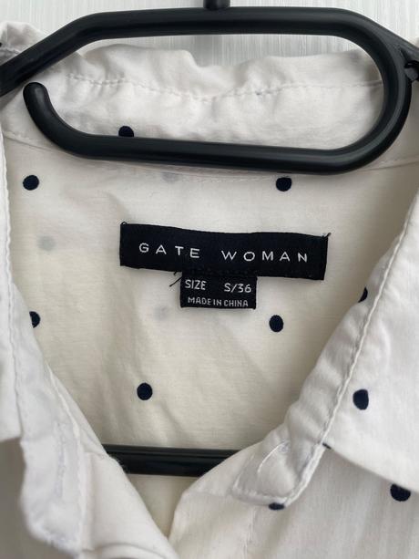 Biela košeľa, gate,s