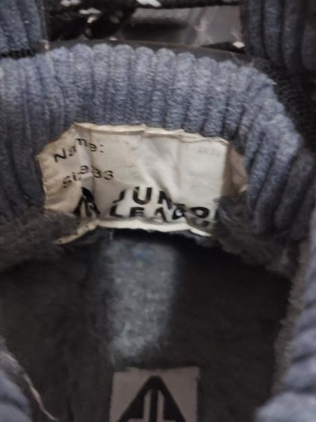 Junior legue čižmy, 33