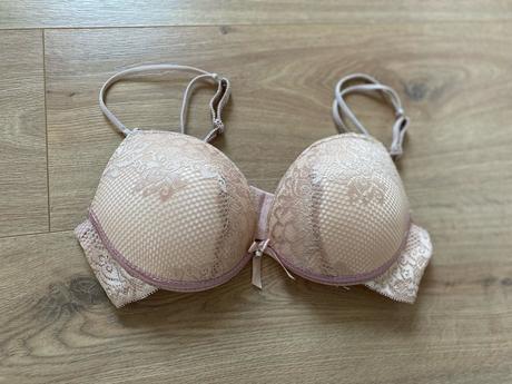 Čipkovaná/krajková podprsenka telovej farby, 80c